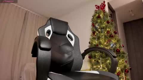 Snapshot of danielvg686413 chatting on November 20, 2025, 3:07 am Masked online show from November 20, 2025, 3:07 am