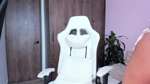 Snapshot of danii_jimenez chatting on December 19, 2024, 6:56 pm Daniela online show from December 19, 2024, 6:56 pm