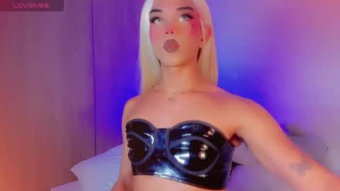 DANNI LEE online show from March 13, 2026, 7:09 pm