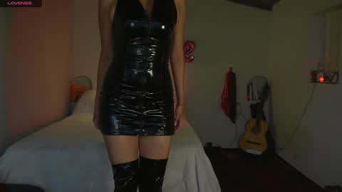 Snapshot of daniisla chatting on December 6, 2024, 10:19 pm danalle .. online show from December 6, 2024, 10:19 pm