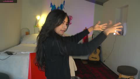 Snapshot of daniisla chatting on January 20, 2025, 9:43 pm danalle .. online show from January 20, 2025, 9:43 pm