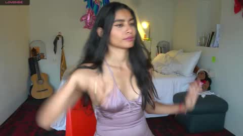 Snapshot of daniisla chatting on November 9, 2025, 7:34 pm danalle .. online show from November 9, 2025, 7:34 pm