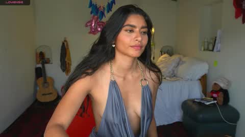 Snapshot of daniisla chatting on November 14, 2025, 9:24 pm danalle .. online show from November 14, 2025, 9:24 pm