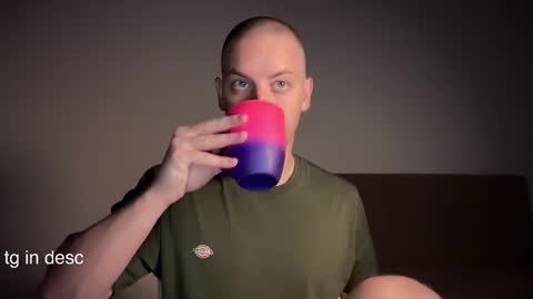 Snapshot of danila_trezzini chatting on October 20, 2025, 10:10 pm danila online show from October 20, 2025, 10:10 pm