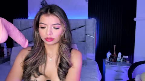 Snapshot of daniphoenixx chatting on February 8, 2025, 8:42 pm Dani Phonenix online show from February 8, 2025, 8:42 pm