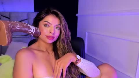 Snapshot of daniphoenixx chatting on February 22, 2025, 6:50 am Dani Phonenix online show from February 22, 2025, 6:50 am