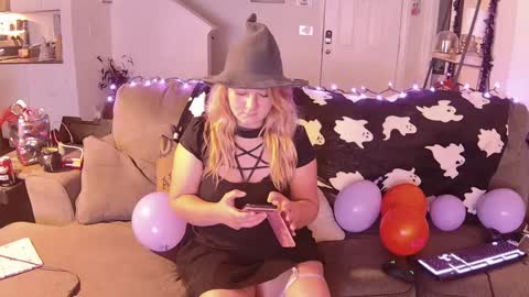 Snapshot of daniraeanddaddy chatting on October 12, 2025, 3:27 am Dani And Daddy online show from October 12, 2025, 3:27 am