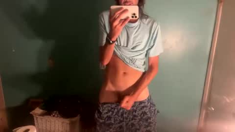 Snapshot of daniszyramaer chatting on January 1, 2025, 7:52 am ZyRaMaxx online show from January 1, 2025, 7:52 am