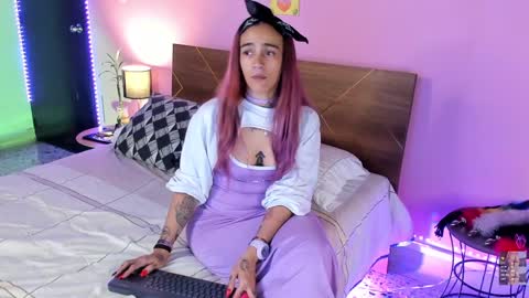 Snapshot of danna__castle chatting on January 17, 2025, 4:28 am Dannacastle online show from January 17, 2025, 4:28 am