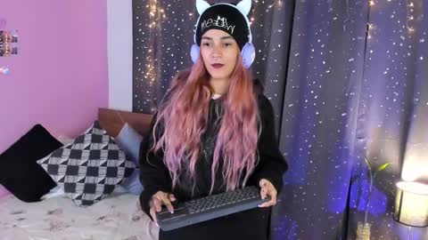 Snapshot of danna__castle chatting on February 23, 2025, 5:01 am Dannacastle online show from February 23, 2025, 5:01 am