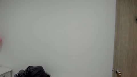 Snapshot of danna__ortiz chatting on February 15, 2025, 5:50 pm Danna online show from February 15, 2025, 5:50 pm