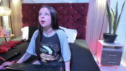 Danna  online show from April 29, 2026, 12:20 pm