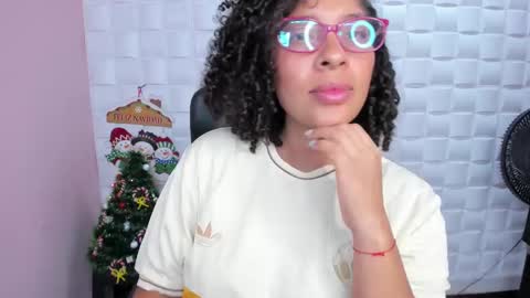 Snapshot of danna_berry chatting on December 15, 2024, 2:16 pm DannaBerry online show from December 15, 2024, 2:16 pm