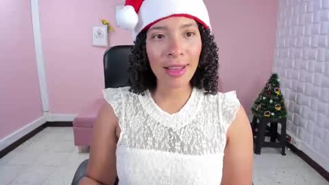 Snapshot of danna_berry chatting on December 24, 2024, 3:05 pm DannaBerry online show from December 24, 2024, 3:05 pm