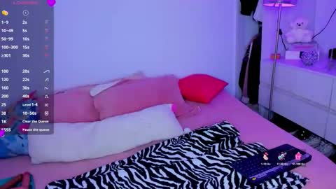 Snapshot of danna_rhodesx chatting on November 25, 2025, 7:19 am Danna Rhodes online show from November 25, 2025, 7:19 am