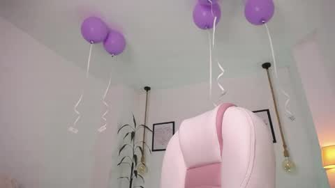 Snapshot of danna_rouse_ chatting on May 20, 2026, 11:44 pm Danna online show from May 20, 2026, 11:44 pm