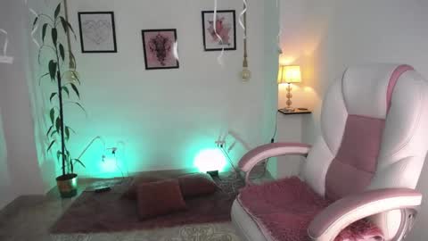 Snapshot of danna_rouse_ chatting on May 22, 2026, 11:10 pm Danna online show from May 22, 2026, 11:10 pm