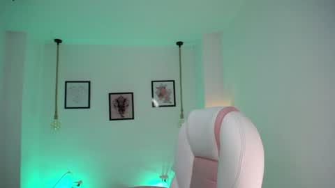 Snapshot of danna_rouse_ chatting on June 14, 2026, 10:23 pm Danna online show from June 14, 2026, 10:23 pm