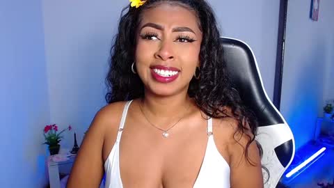 Snapshot of danna_schmidt23 chatting on February 7, 2025, 3:52 pm Danna online show from February 7, 2025, 3:52 pm