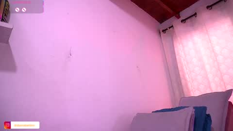 Danna Berlin  online show from October 10, 2025, 7:24 pm