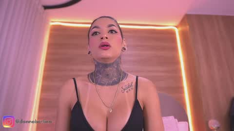 Danna Berlin  online show from May 17, 2026, 7:21 pm
