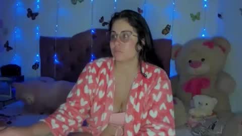 Danna Sofia jeins online show from April 12, 2026, 2:11 pm