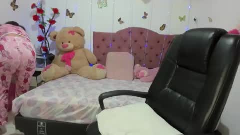 Snapshot of dannajeins chatting on May 9, 2026, 2:22 pm Danna Sofia jeins online show from May 9, 2026, 2:22 pm
