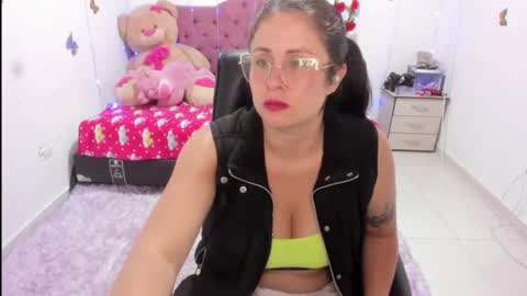 Snapshot of dannajeins chatting on June 16, 2026, 3:14 pm Danna Sofia jeins online show from June 16, 2026, 3:14 pm