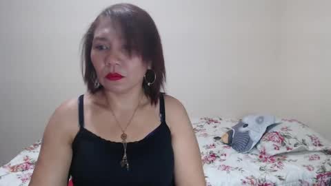 dannamomcerratt online show from April 19, 2026, 9:06 pm
