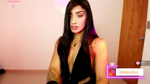 Danna Wells online show from May 9, 2026, 2:39 am