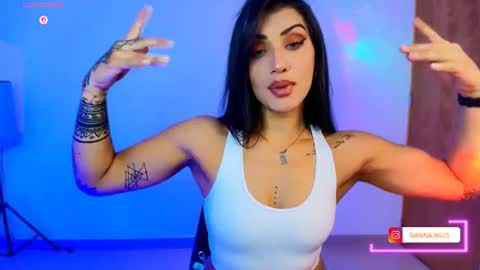 Danna Wells online show from June 17, 2026, 1:08 am