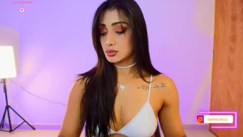 Danna Wells online show from June 23, 2026, 1:03 am