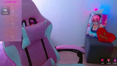 Snapshot of dannie_sofie chatting on February 14, 2026, 9:44 pm Maddisoon online show from February 14, 2026, 9:44 pm