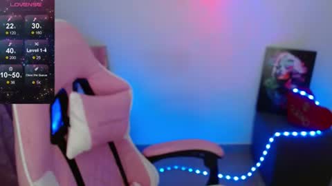 Snapshot of dannie_sofie chatting on June 22, 2026, 3:25 am Maddisoon online show from June 22, 2026, 3:25 am