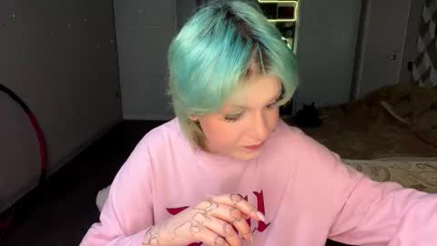 Luna Airi online show from March 6, 2026, 7:43 pm