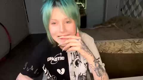 Luna Airi online show from March 12, 2026, 6:03 pm