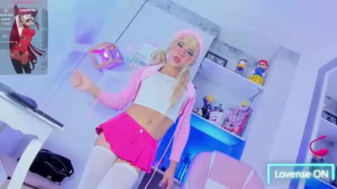 Snapshot of danniigrovers chatting on October 15, 2025, 11:32 am Danni Sebastian online show from October 15, 2025, 11:32 am