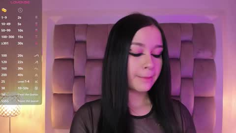 Snapshot of dannika07 chatting on November 19, 2025, 2:44 am Dannika online show from November 19, 2025, 2:44 am