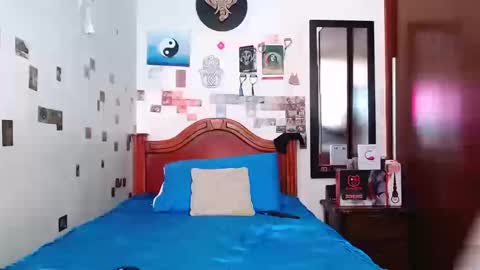 phantom555 online show from September 23, 2025, 4:32 pm