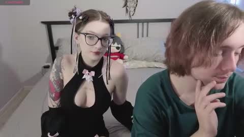 Snapshot of danny_and_ellen chatting on December 15, 2025, 5:17 pm danny and ellen online show from December 15, 2025, 5:17 pm