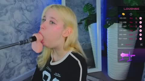 Julia online show from April 23, 2026, 10:14 am