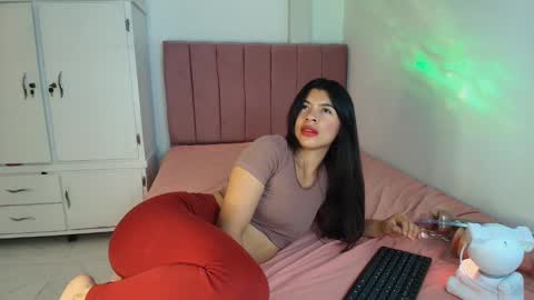 danny_cam1423 online show from January 23, 2025, 4:37 pm