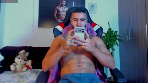 Snapshot of danny_wilson1 chatting on April 19, 2026, 12:37 pm Danny Willson online show from April 19, 2026, 12:37 pm
