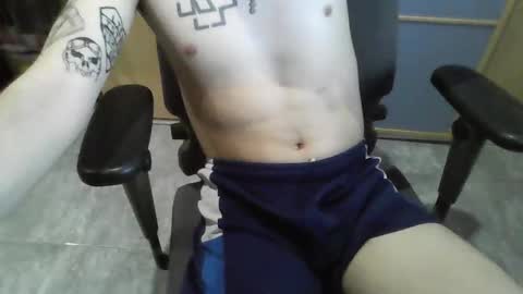 Snapshot of dannylbnz chatting on December 21, 2025, 10:28 pm Danny L. online show from December 21, 2025, 10:28 pm