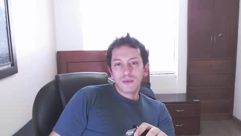 Snapshot of danruiz33 chatting on February 6, 2025, 9:38 pm Dan online show from February 6, 2025, 9:38 pm