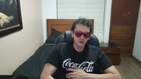 Snapshot of danruiz33 chatting on February 15, 2025, 4:58 am Dan online show from February 15, 2025, 4:58 am