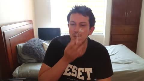 Snapshot of danruiz33 chatting on October 29, 2025, 8:43 pm Dan online show from October 29, 2025, 8:43 pm