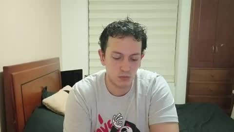 Snapshot of danruiz33 chatting on May 20, 2026, 2:51 am Dan online show from May 20, 2026, 2:51 am