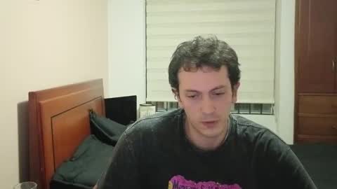Snapshot of danruiz33 chatting on May 21, 2026, 2:51 am Dan online show from May 21, 2026, 2:51 am