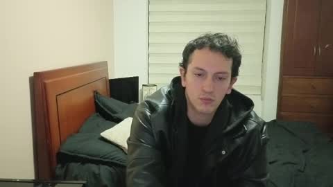 Snapshot of danruiz33 chatting on May 26, 2026, 1:23 am Dan online show from May 26, 2026, 1:23 am